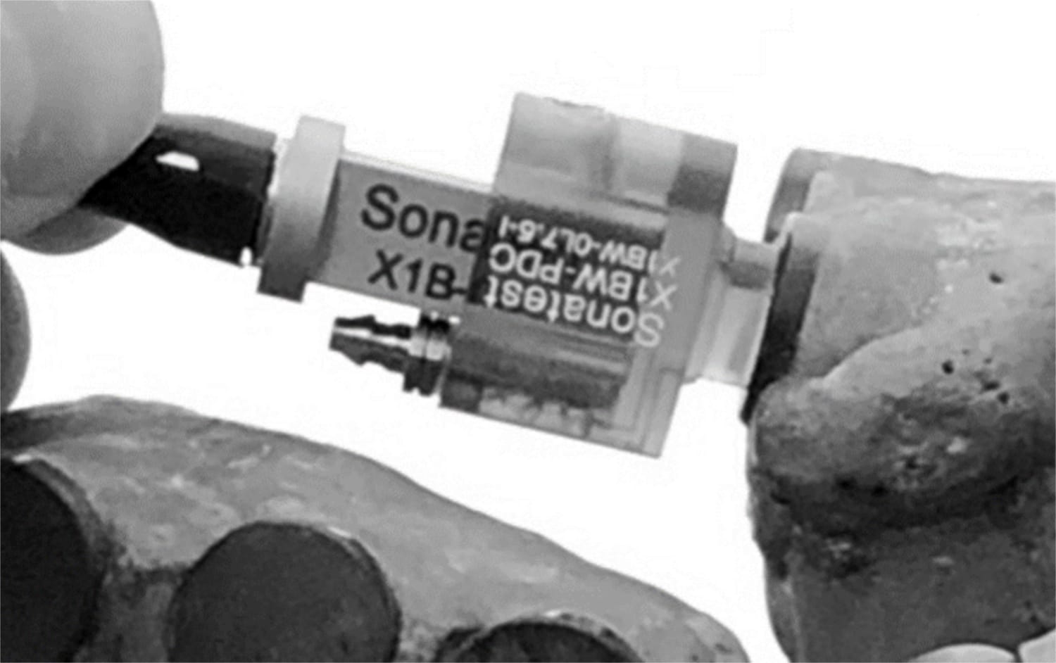 Sonatest X1B probing one tooth