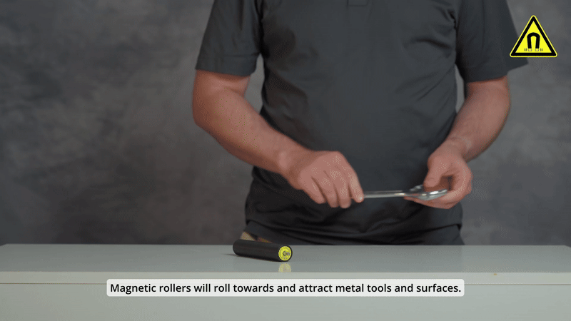 Wrench tooling that can attract WP2 rollers
